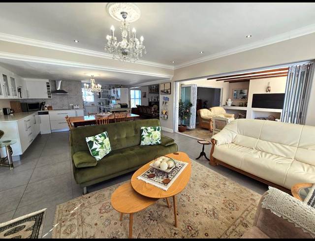 3 BEDROOM HOUSE FOR SALE IN BRITANNIA BAY